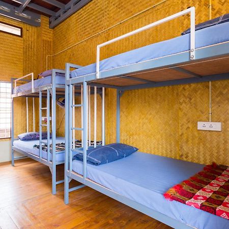 Thoms Beach Homestay アーラップーザ県 エクステリア 写真
