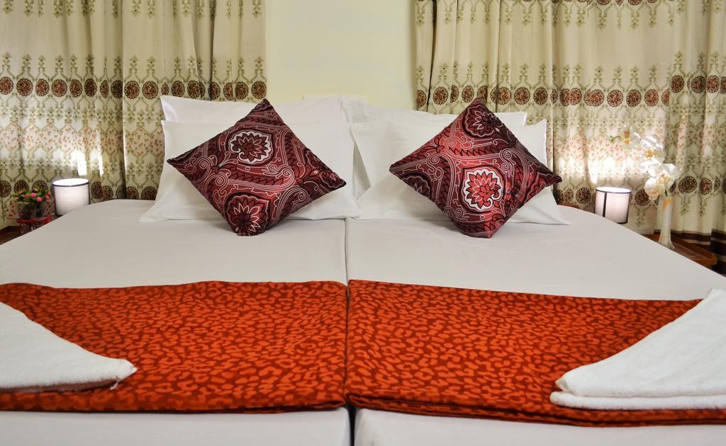 Thoms Beach Homestay アーラップーザ県 エクステリア 写真