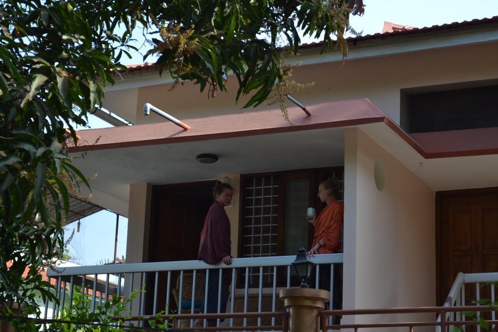 Thoms Beach Homestay アーラップーザ県 エクステリア 写真