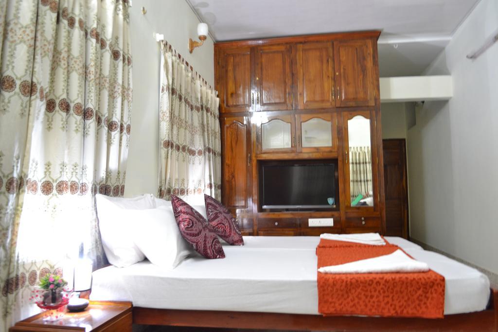 Thoms Beach Homestay アーラップーザ県 エクステリア 写真