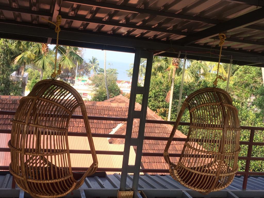 Thoms Beach Homestay アーラップーザ県 エクステリア 写真