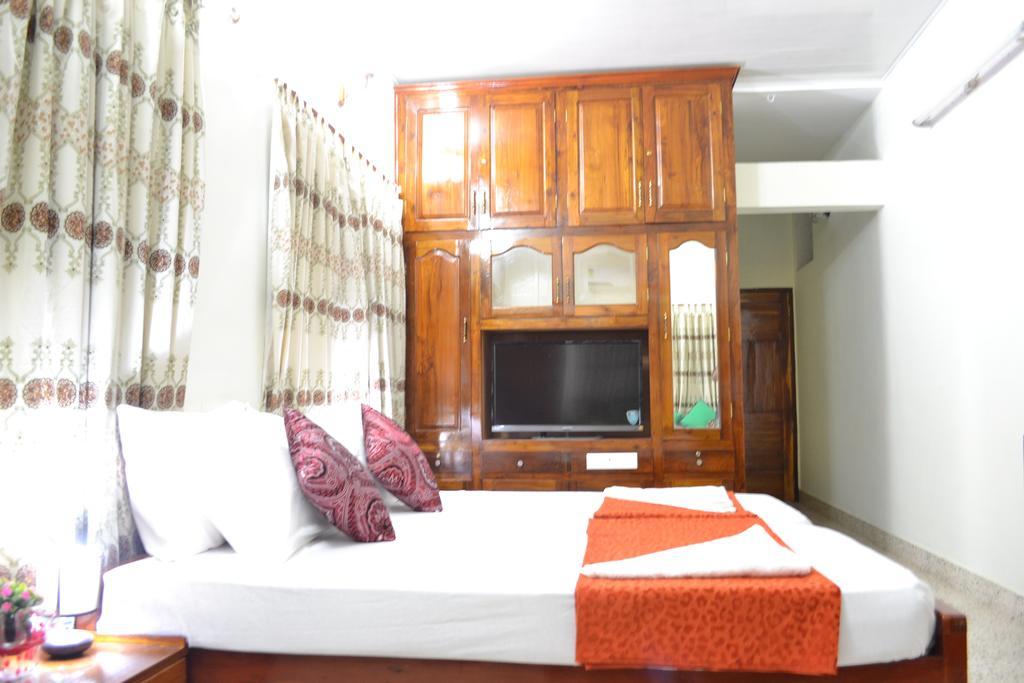 Thoms Beach Homestay アーラップーザ県 エクステリア 写真