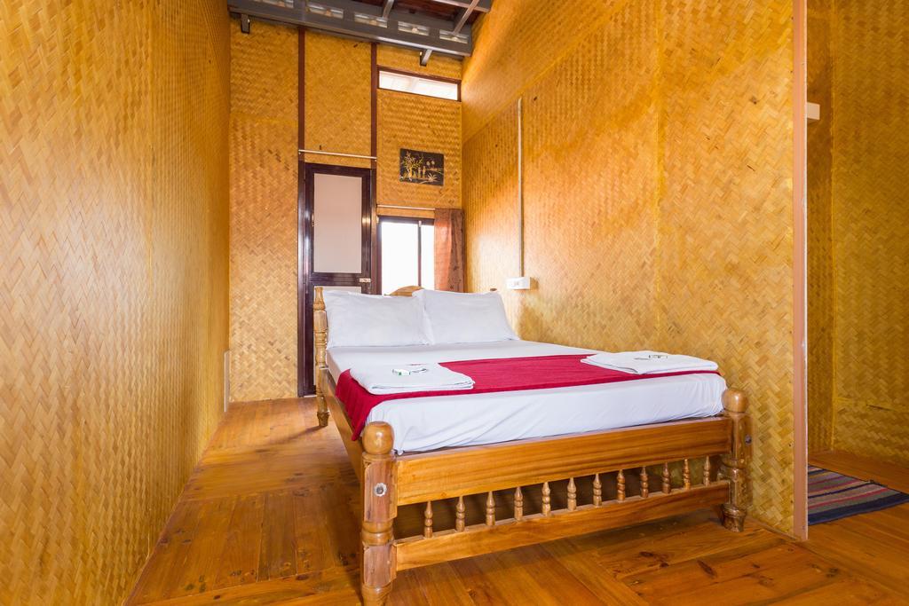 Thoms Beach Homestay アーラップーザ県 エクステリア 写真