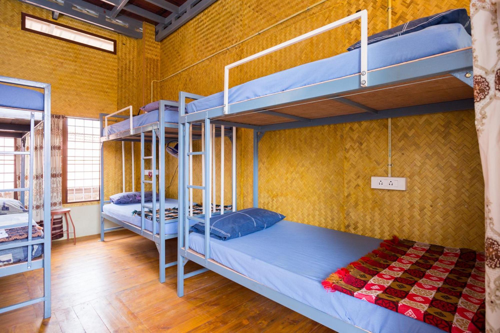 Thoms Beach Homestay アーラップーザ県 エクステリア 写真