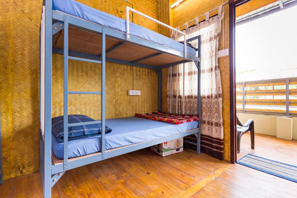 Thoms Beach Homestay アーラップーザ県 エクステリア 写真
