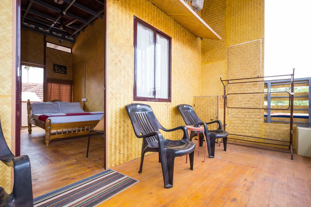 Thoms Beach Homestay アーラップーザ県 エクステリア 写真